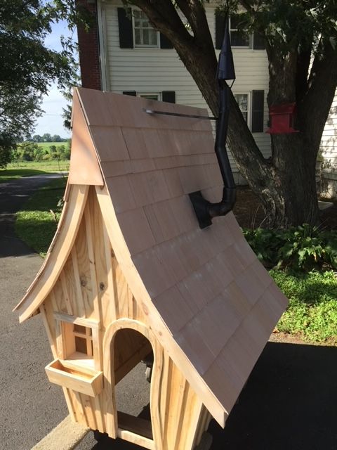 storybook dog house commercial film set

Custom Props,  Custom sets